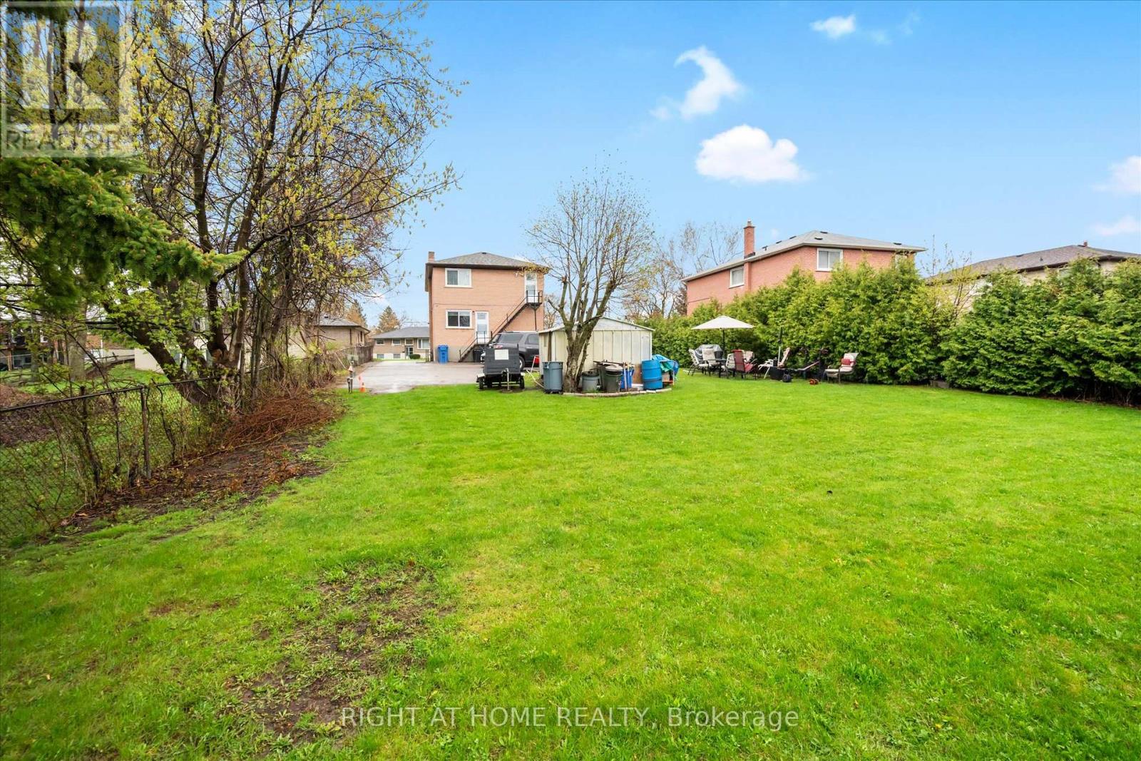 606 Lansdowne Drive, Oshawa, Ontario  L1G 1W4 - Photo 4 - E13112722