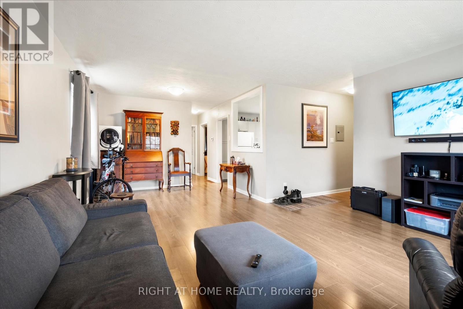 606 Lansdowne Drive, Oshawa, Ontario  L1G 1W4 - Photo 5 - E13112722