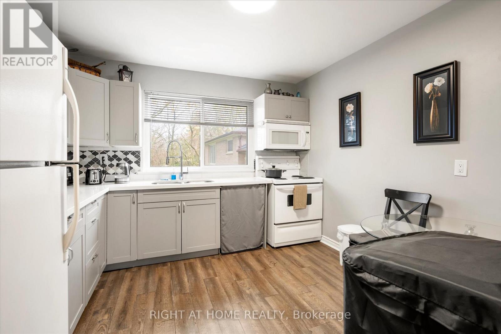 606 Lansdowne Drive, Oshawa, Ontario  L1G 1W4 - Photo 8 - E13112722