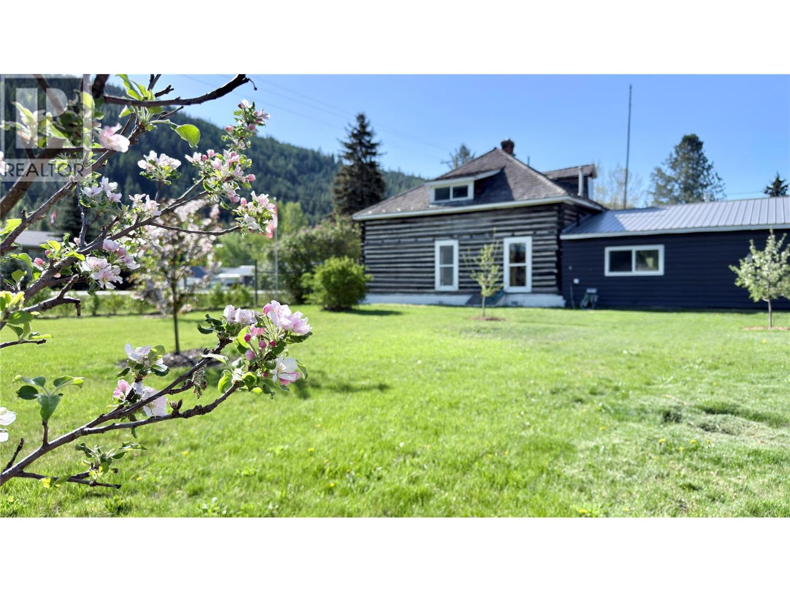 601 Government Avenue N, Greenwood, British Columbia  V0H 1J0 - Photo 11 - 10376751