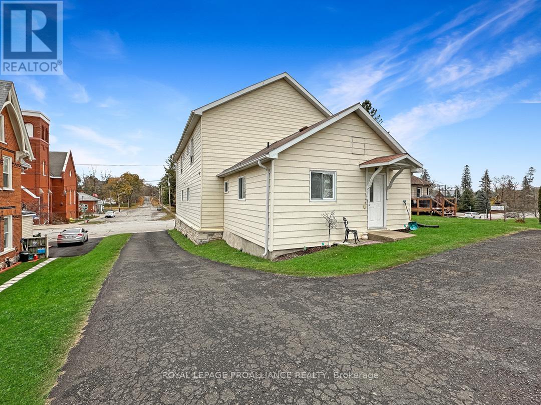 91 St. Lawrence Street E, Madoc, Ontario  K0K 2K0 - Photo 4 - X13112536
