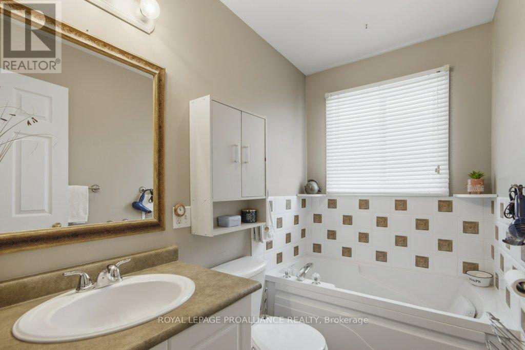 94 Sandbanks Court, Prince Edward County, Ontario  K0K 3L0 - Photo 21 - X13112686