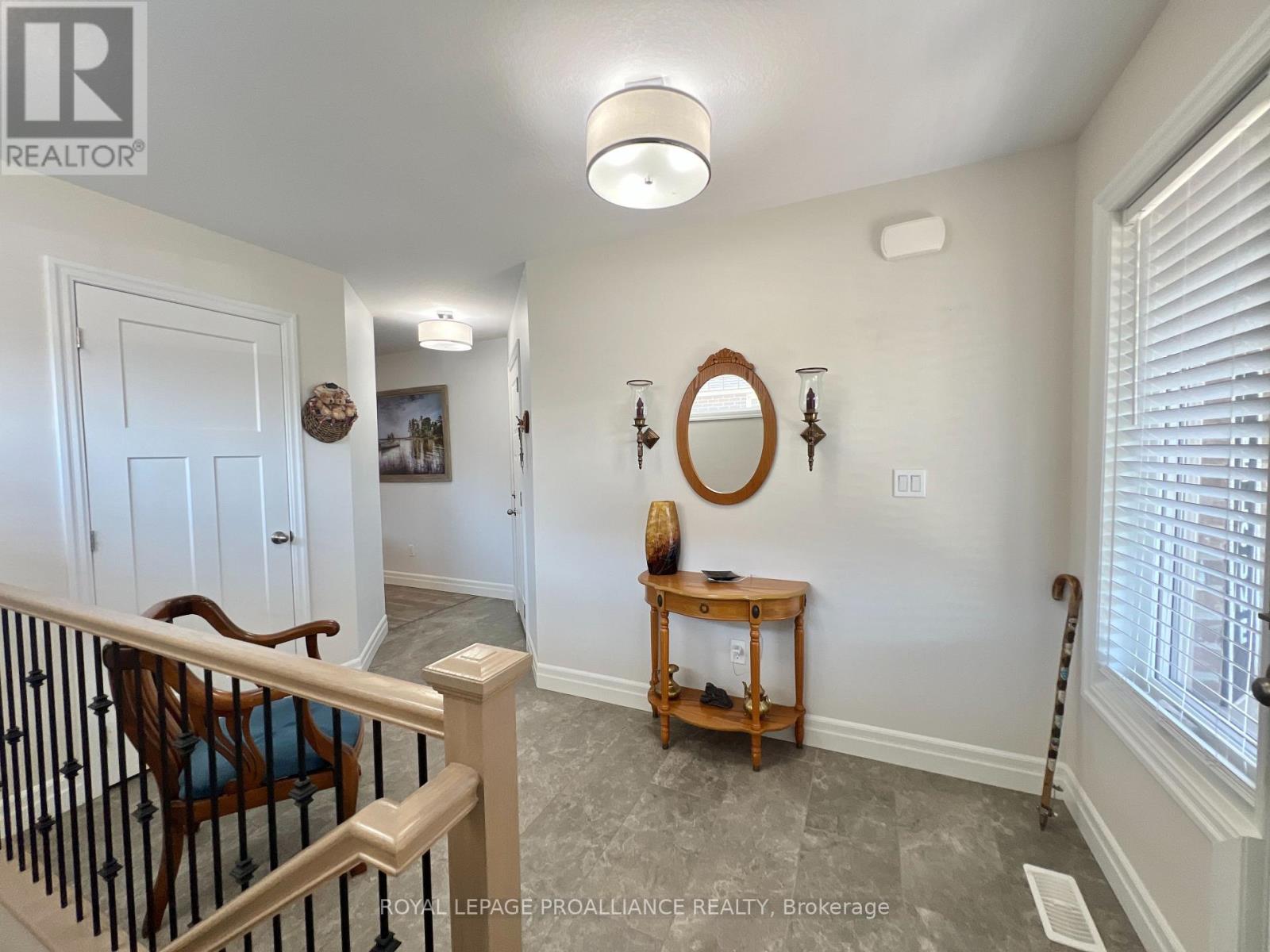 38 Mercedes Drive, Belleville, Ontario  K8N 0B7 - Photo 3 - X13112832