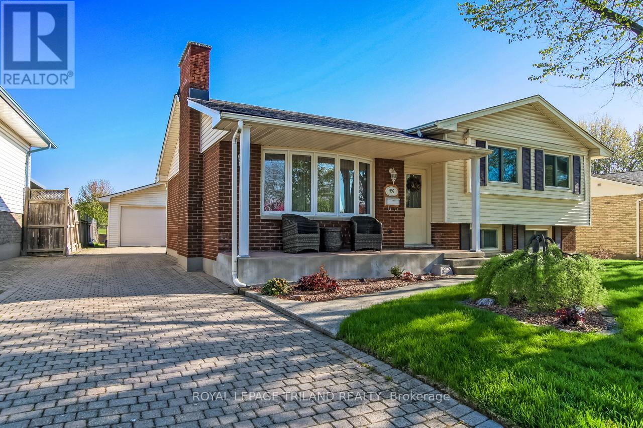 997 OSGOODE DRIVE, London South, Ontario