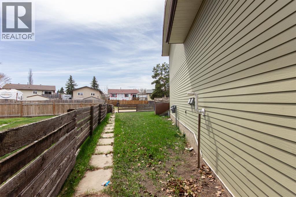 19 Gibson Close, Red Deer, Alberta  T4P 2Z3 - Photo 19 - A2309073