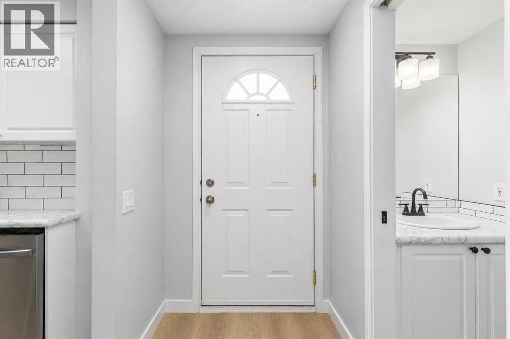 1, 5315 53 Avenue Nw, Calgary, Alberta  T3A 2E7 - Photo 3 - A2307612
