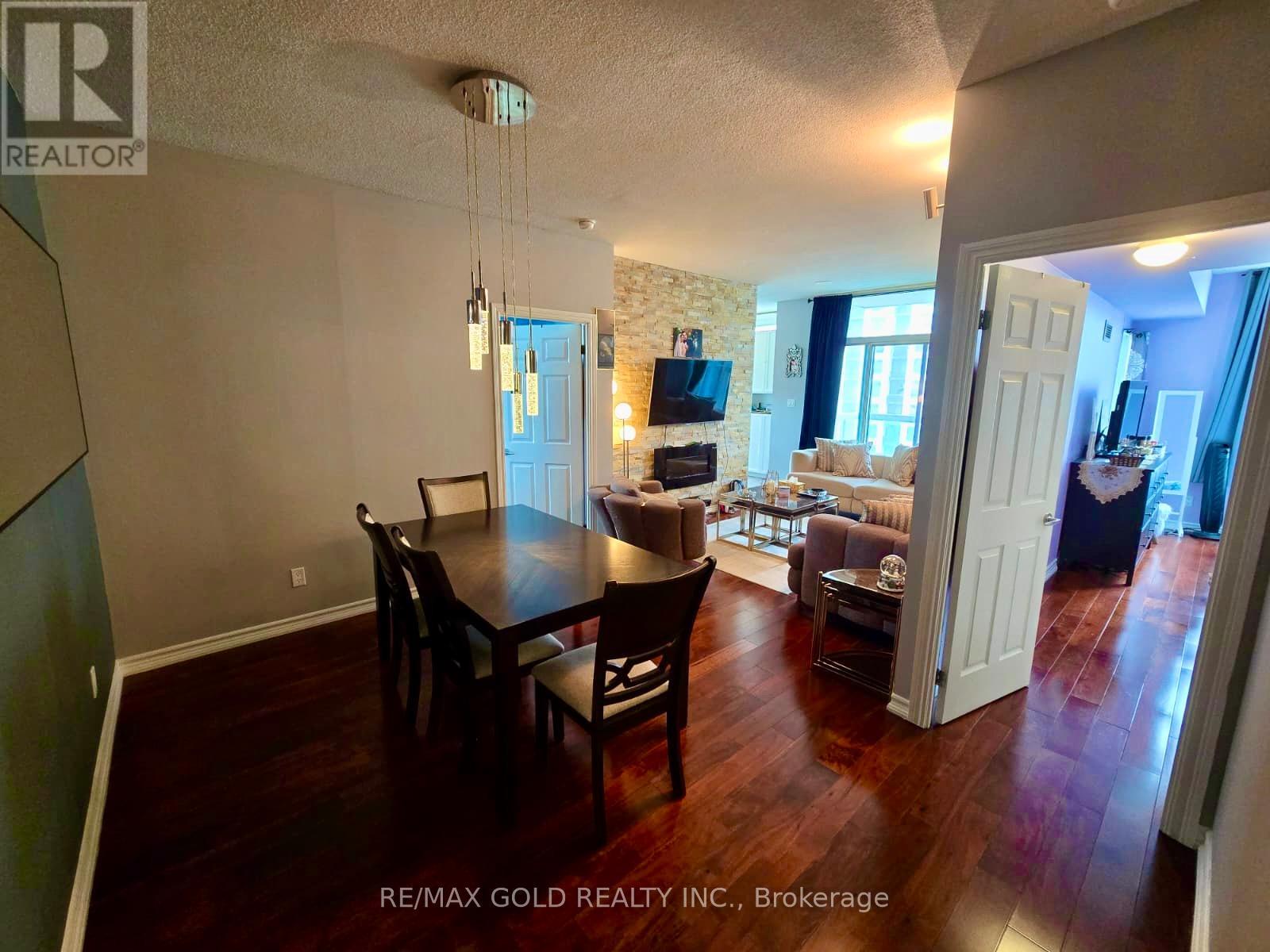 1607 - 3504 Hurontario Street, Mississauga, Ontario  L5B 0B9 - Photo 3 - W13103232