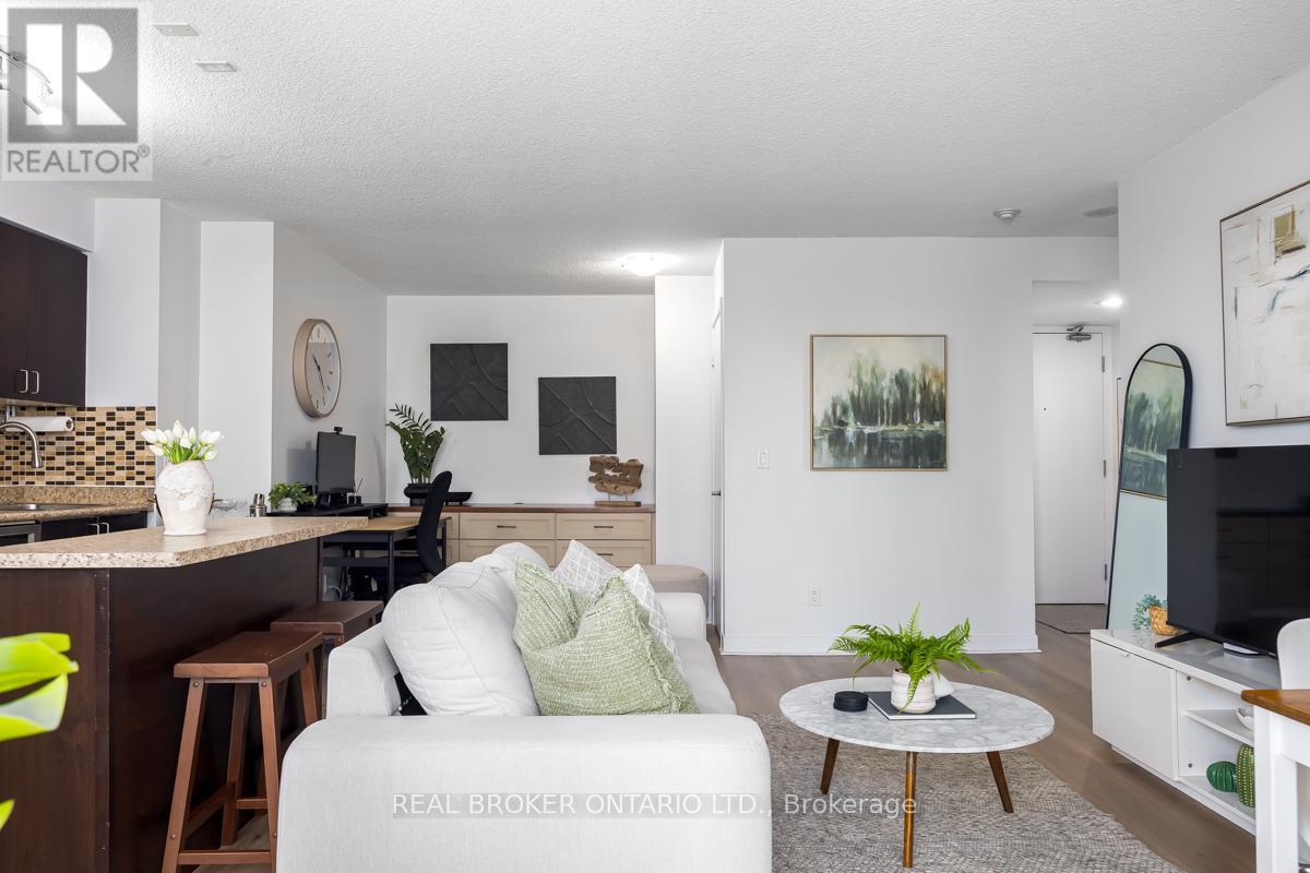 1214 - 155 Legion Road N, Toronto, Ontario  M8Y 0A7 - Photo 8 - W13111036