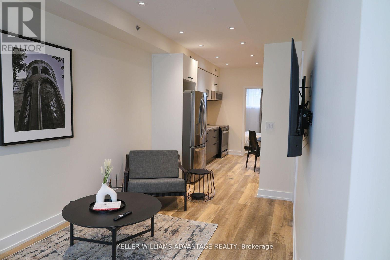 Unit 4 - 12 Batavia Avenue, Toronto, Ontario  M6N 4A2 - Photo 2 - W13112372