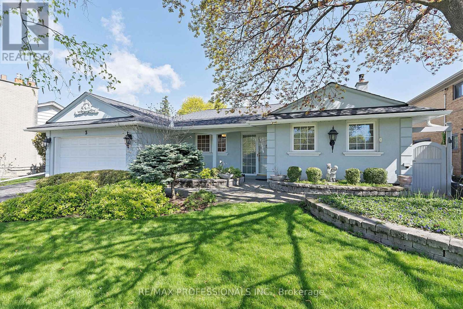 3 Conifer Drive, Toronto, Ontario  M9C 1X3 - Photo 2 - W13112400