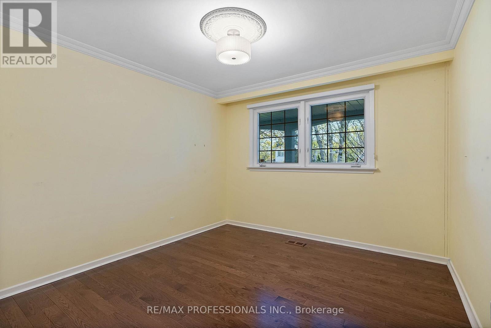 3 Conifer Drive, Toronto, Ontario  M9C 1X3 - Photo 25 - W13112400