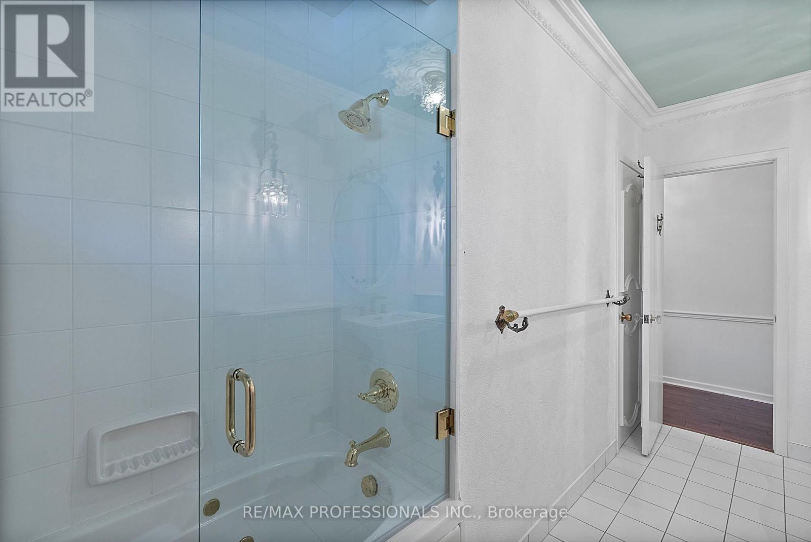 3 Conifer Drive, Toronto, Ontario  M9C 1X3 - Photo 28 - W13112400