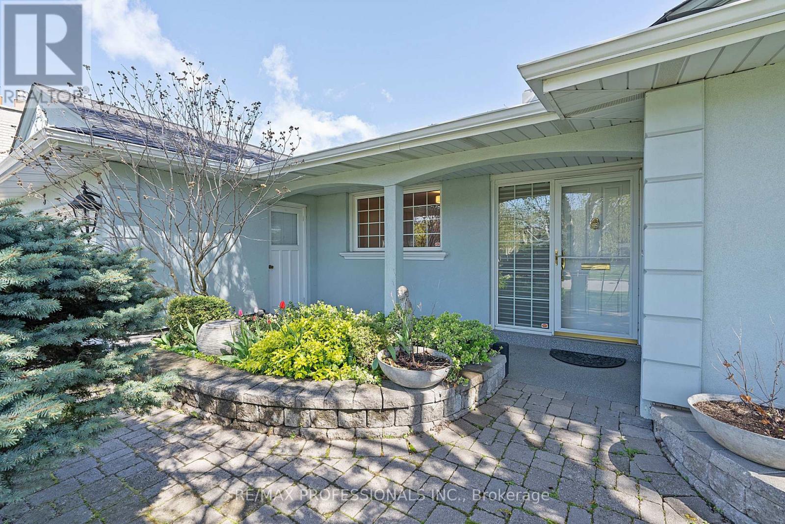 3 Conifer Drive, Toronto, Ontario  M9C 1X3 - Photo 3 - W13112400
