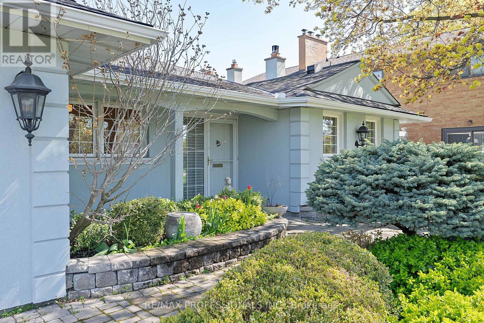 3 Conifer Drive, Toronto, Ontario  M9C 1X3 - Photo 4 - W13112400