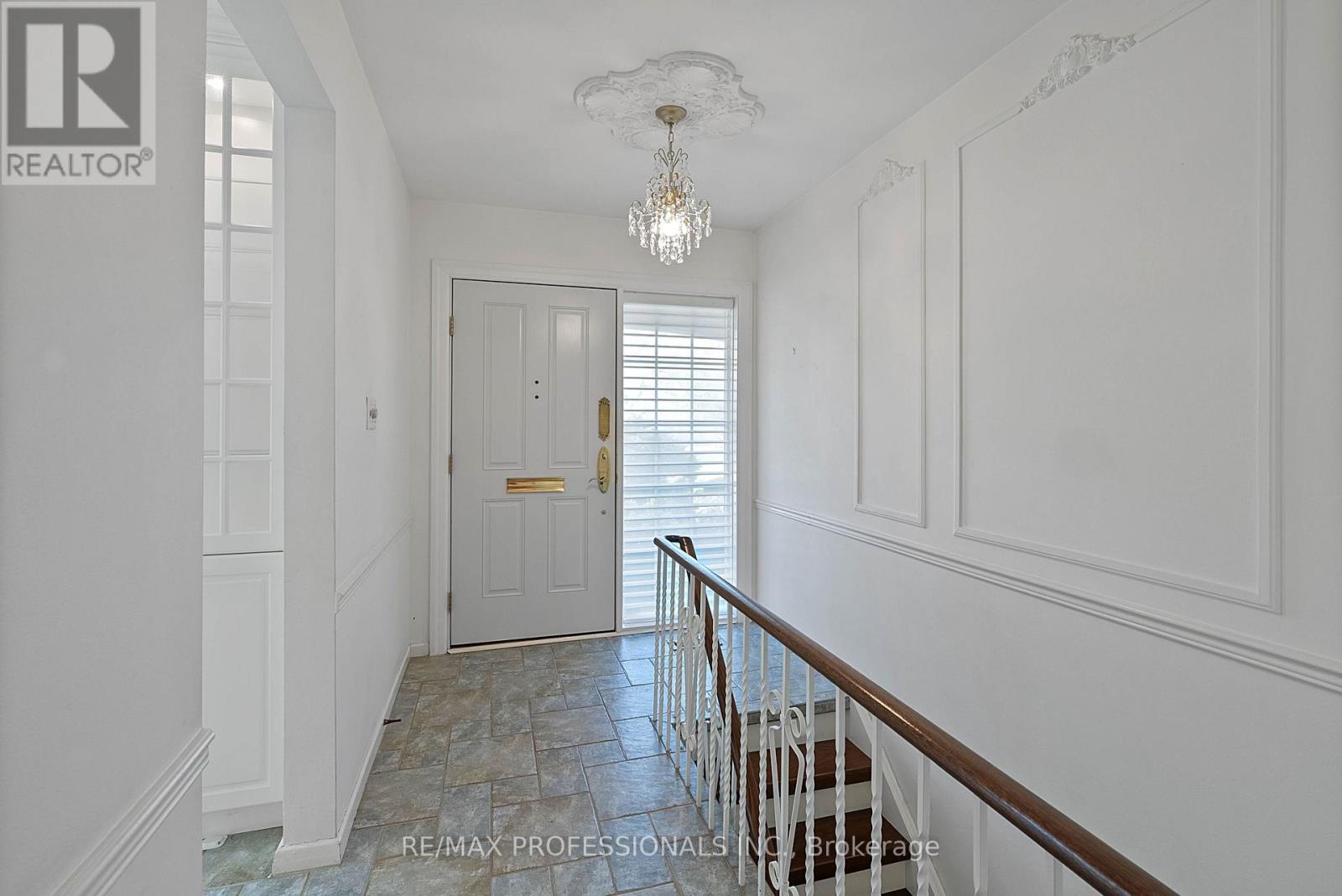 3 Conifer Drive, Toronto, Ontario  M9C 1X3 - Photo 43 - W13112400