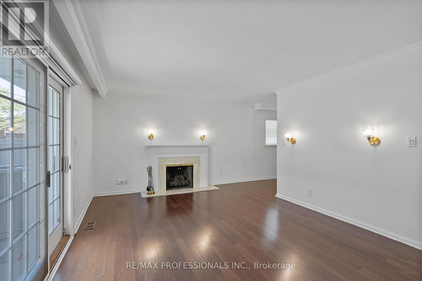 3 Conifer Drive, Toronto, Ontario  M9C 1X3 - Photo 7 - W13112400