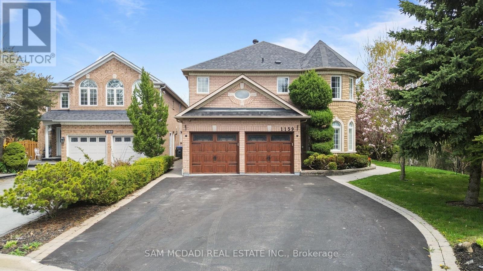 1159 Barnswallow Court, Mississauga, Ontario  L5V 2J6 - Photo 2 - W13112422