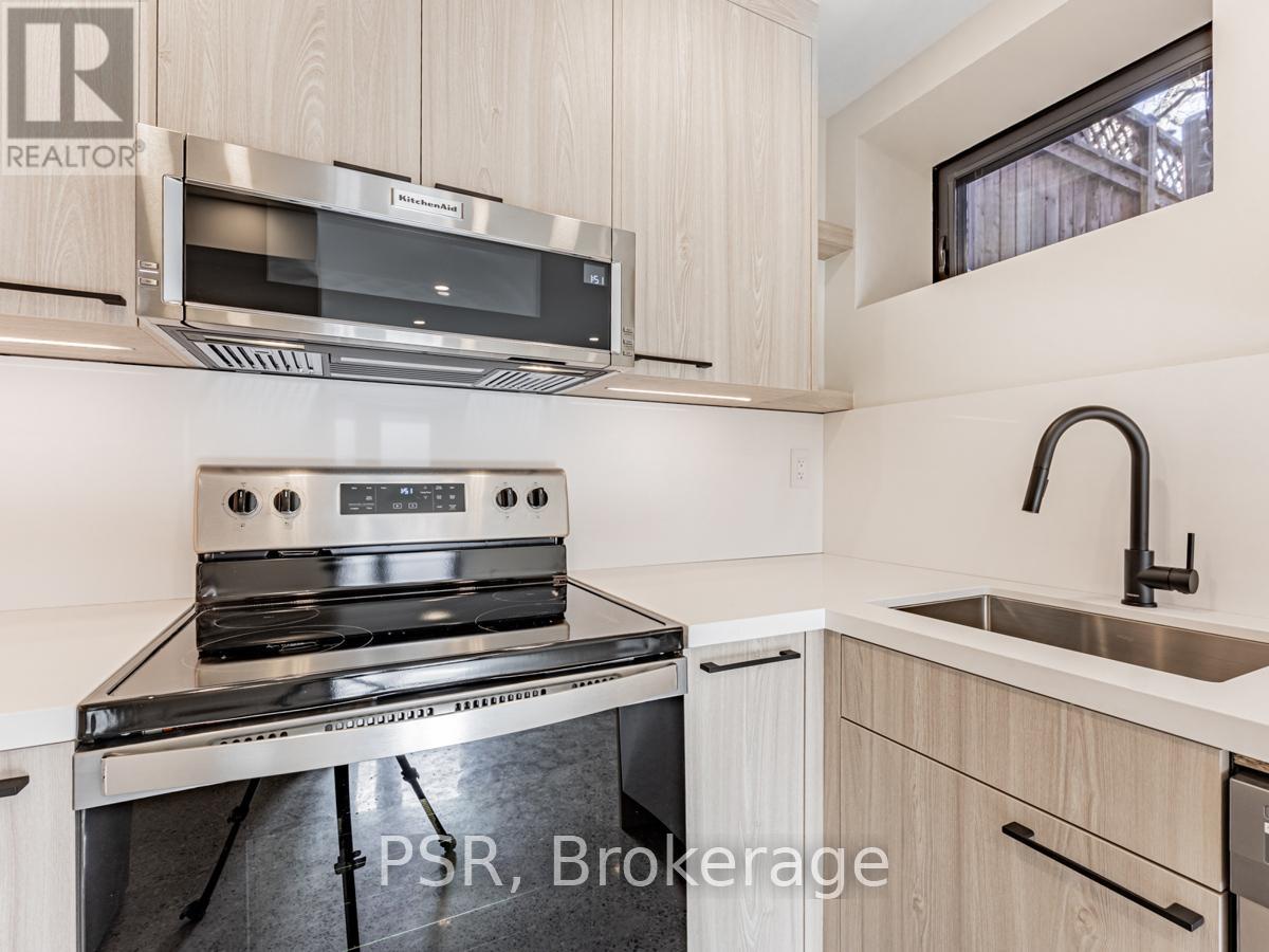 B - 33 Parkway Avenue, Toronto, Ontario  M6R 1T6 - Photo 10 - W13112448
