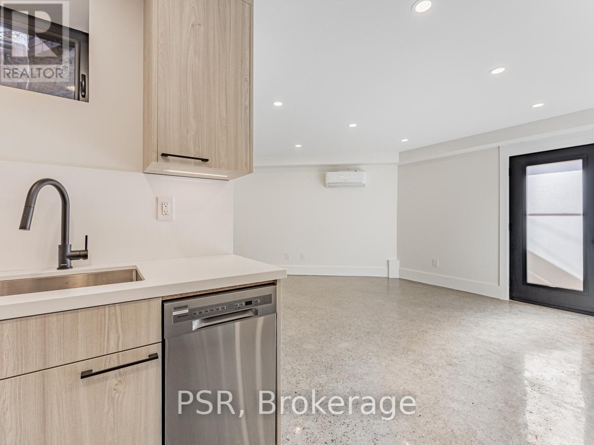 B - 33 Parkway Avenue, Toronto, Ontario  M6R 1T6 - Photo 11 - W13112448