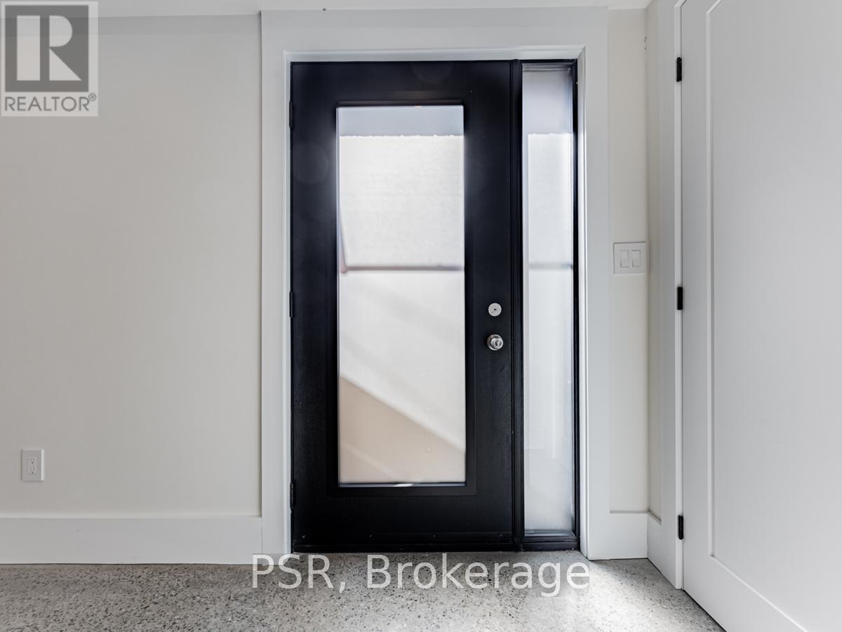B - 33 Parkway Avenue, Toronto, Ontario  M6R 1T6 - Photo 13 - W13112448