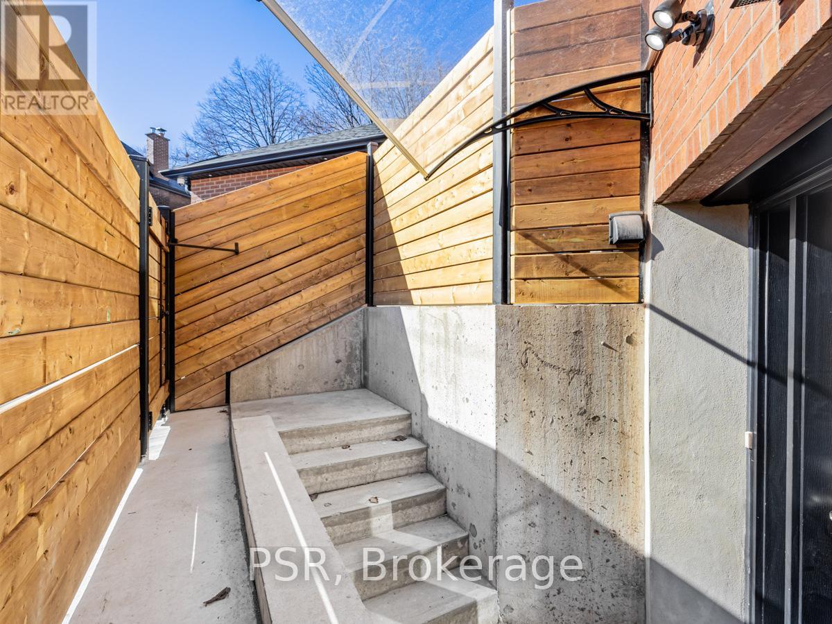 B - 33 Parkway Avenue, Toronto, Ontario  M6R 1T6 - Photo 24 - W13112448