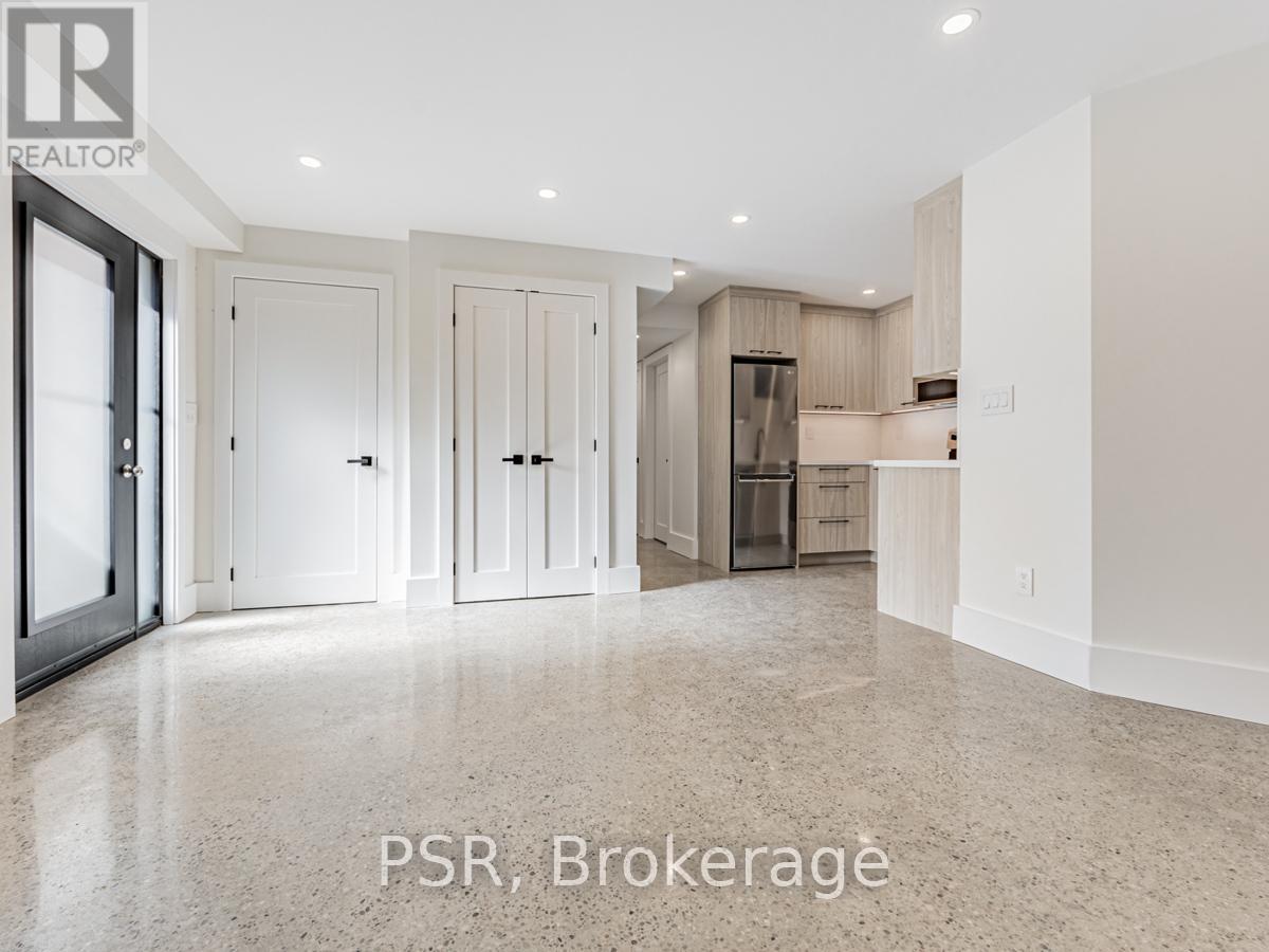 B - 33 Parkway Avenue, Toronto, Ontario  M6R 1T6 - Photo 4 - W13112448