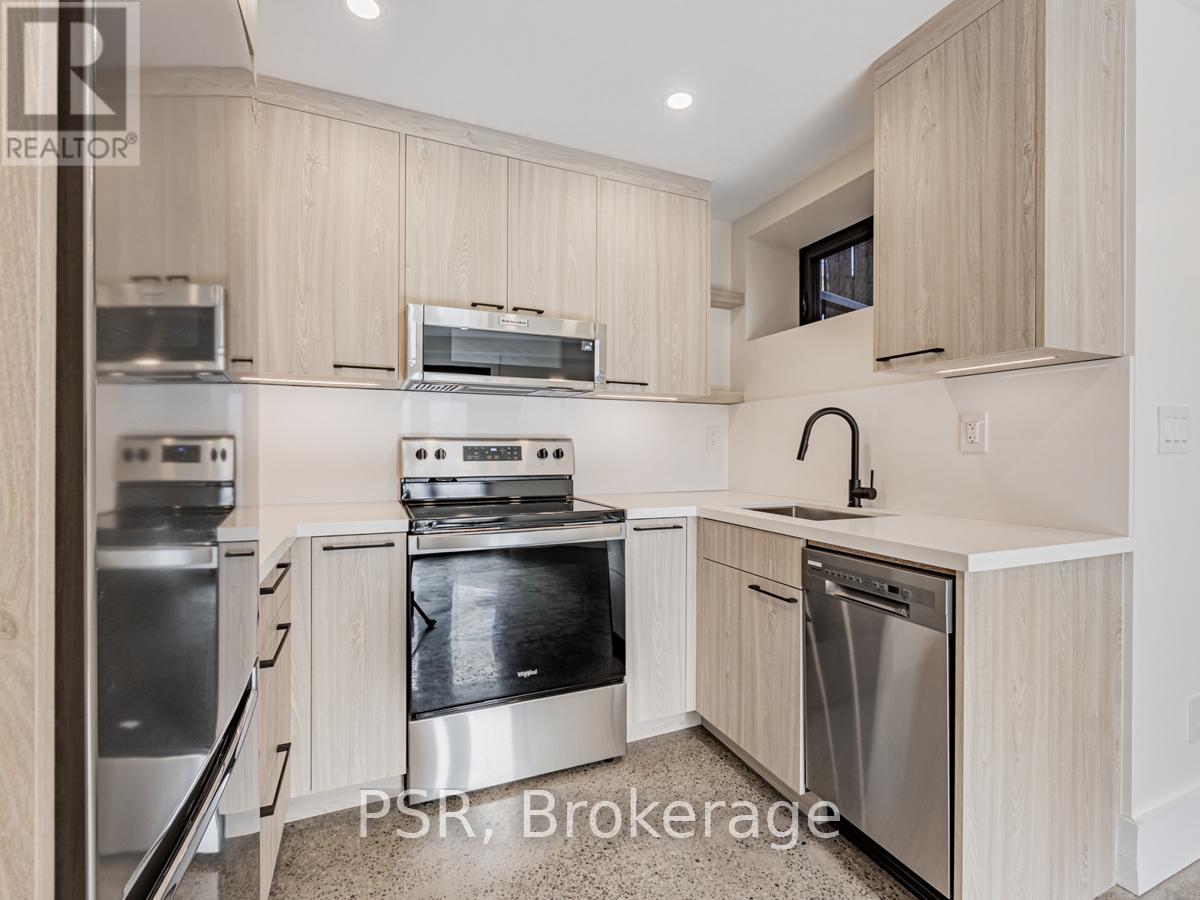 B - 33 Parkway Avenue, Toronto, Ontario  M6R 1T6 - Photo 8 - W13112448