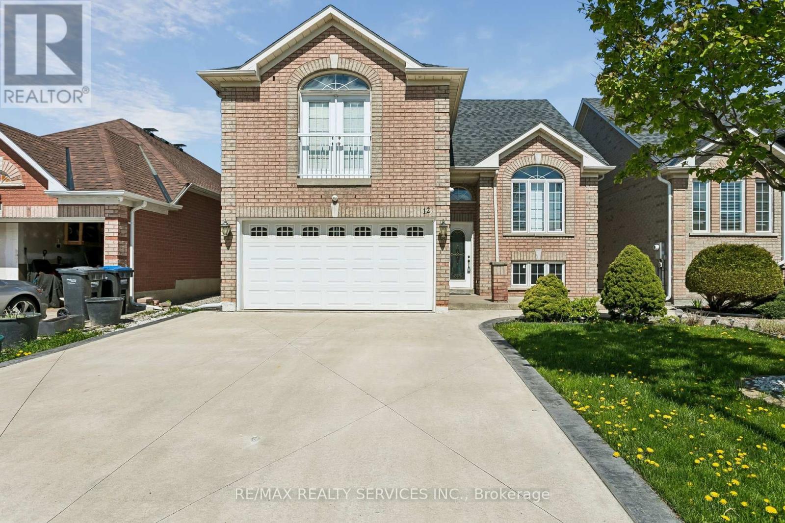 12 GOLDIE AVENUE, Brampton, Ontario