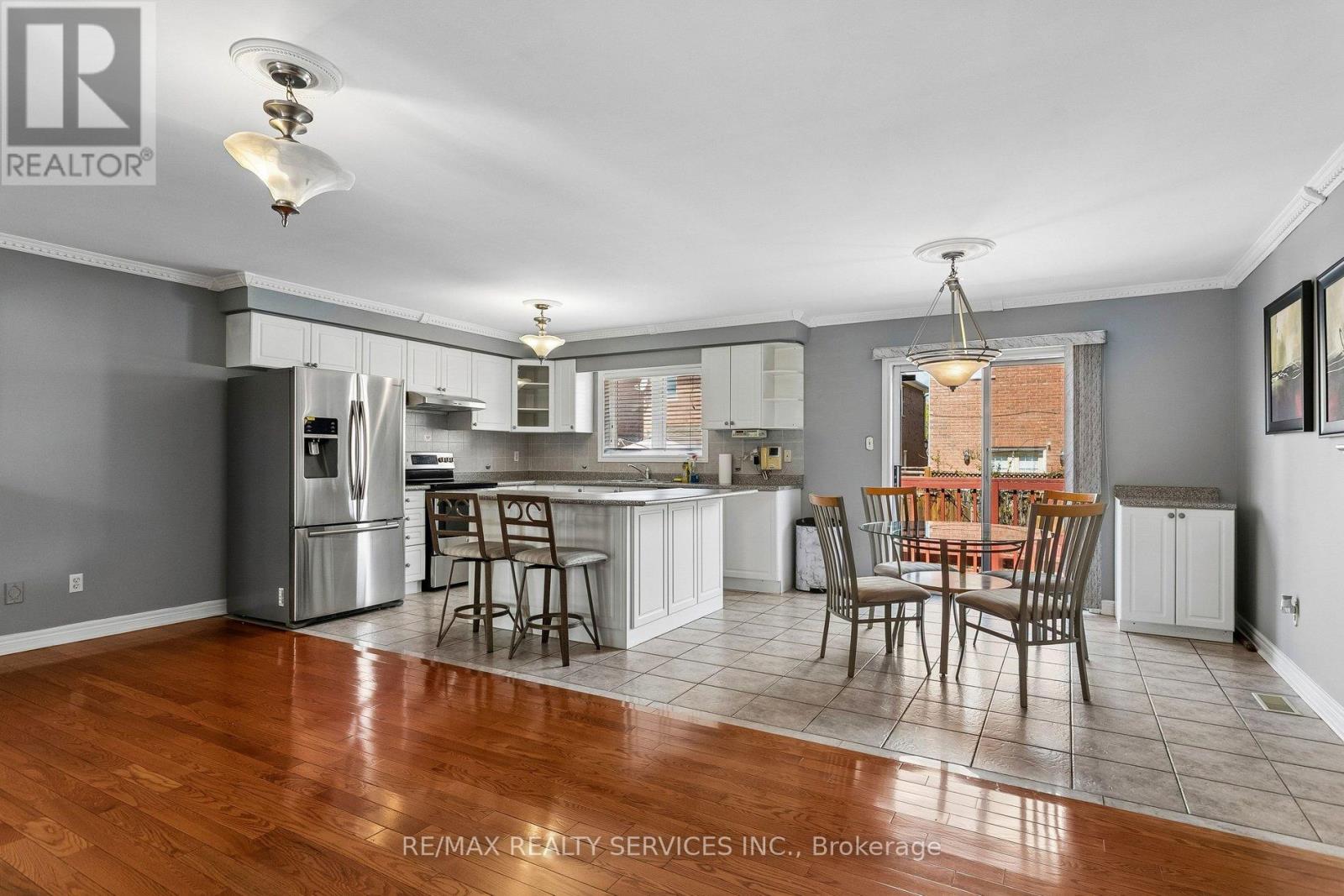 12 Goldie Avenue, Brampton, Ontario  L7A 2C8 - Photo 12 - W13112456
