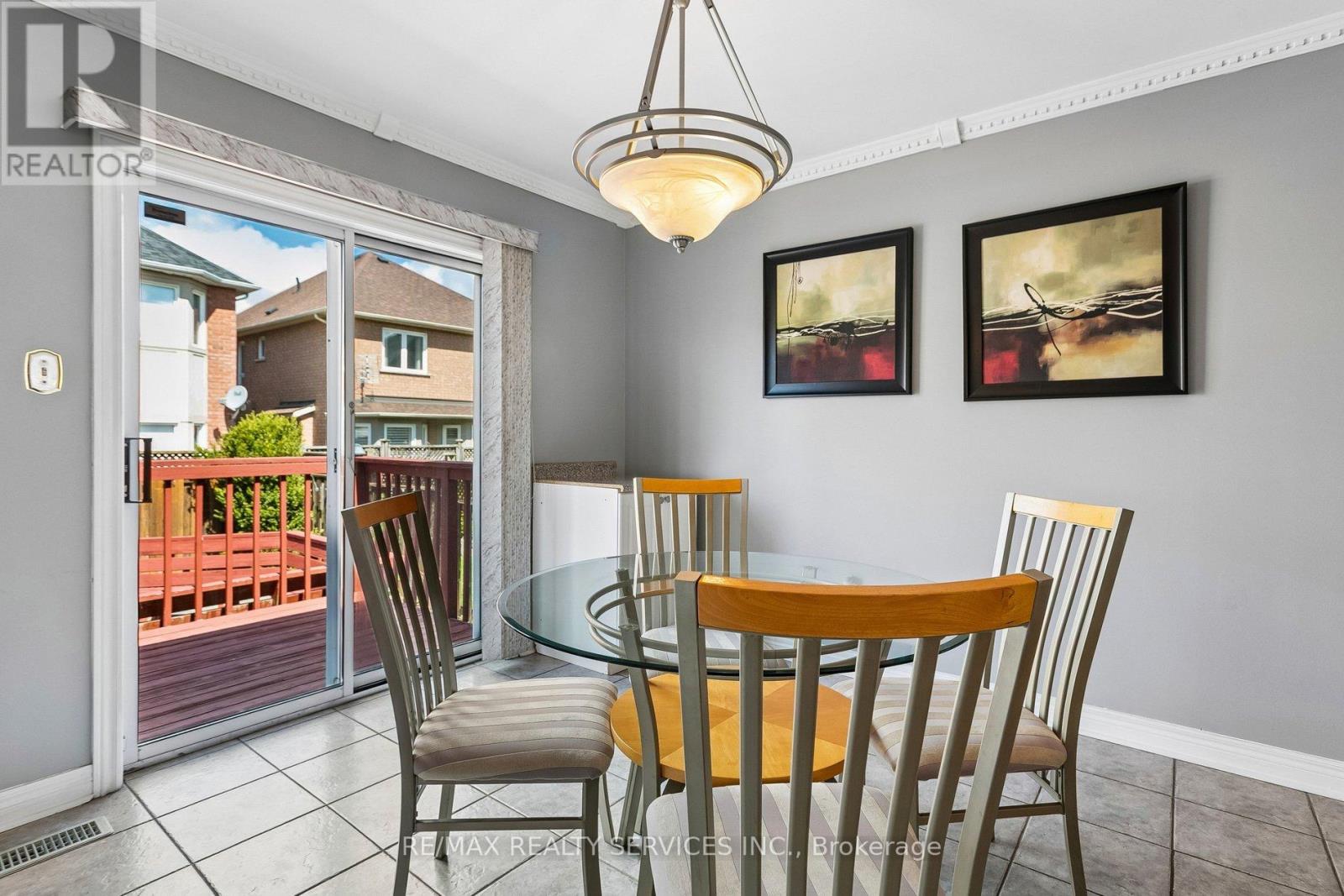 12 Goldie Avenue, Brampton, Ontario  L7A 2C8 - Photo 15 - W13112456