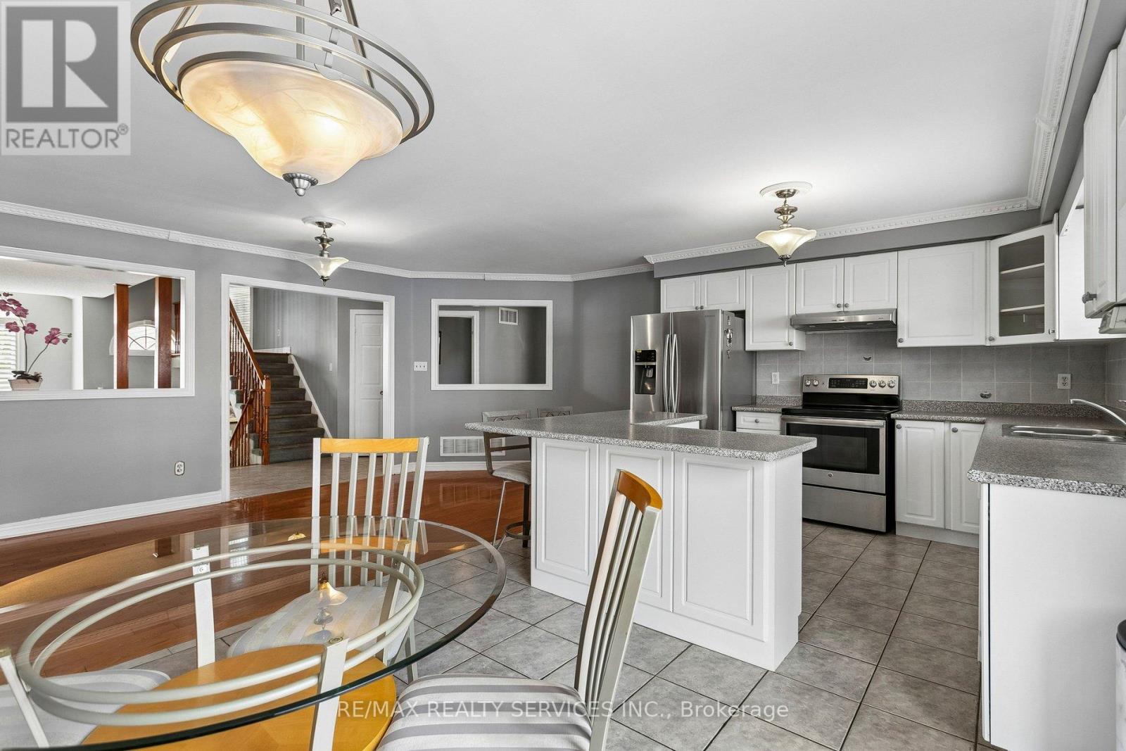 12 Goldie Avenue, Brampton, Ontario  L7A 2C8 - Photo 16 - W13112456