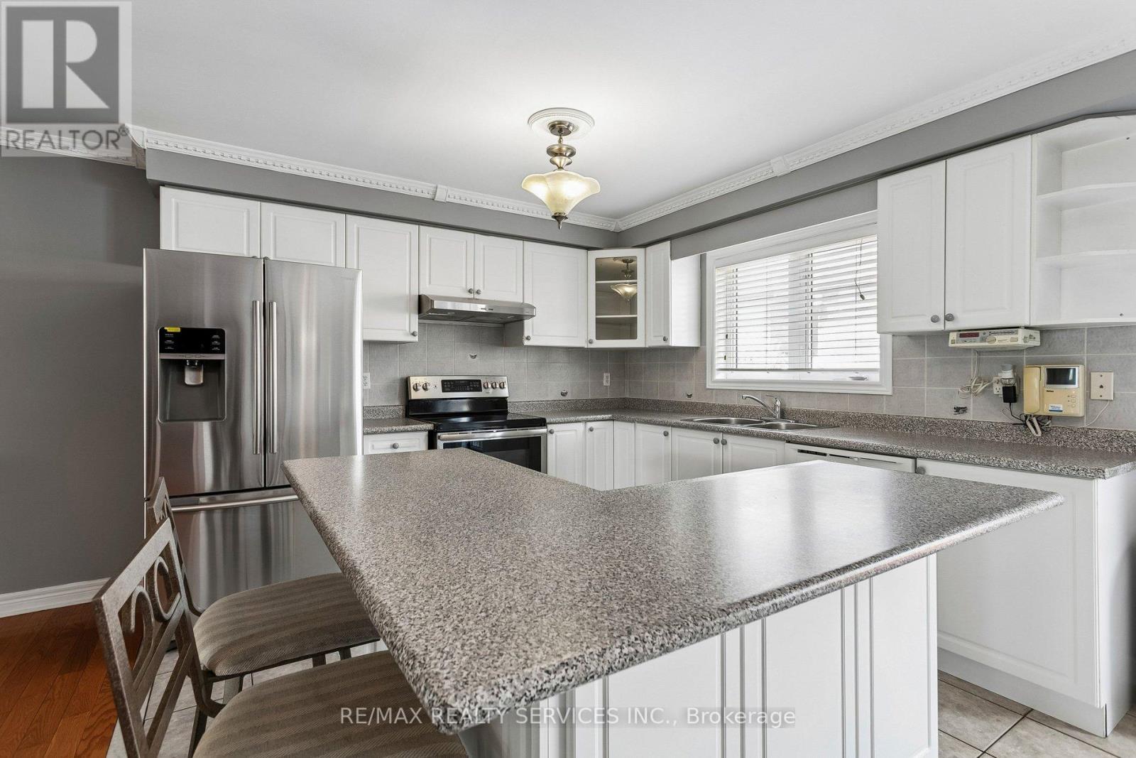 12 Goldie Avenue, Brampton, Ontario  L7A 2C8 - Photo 18 - W13112456