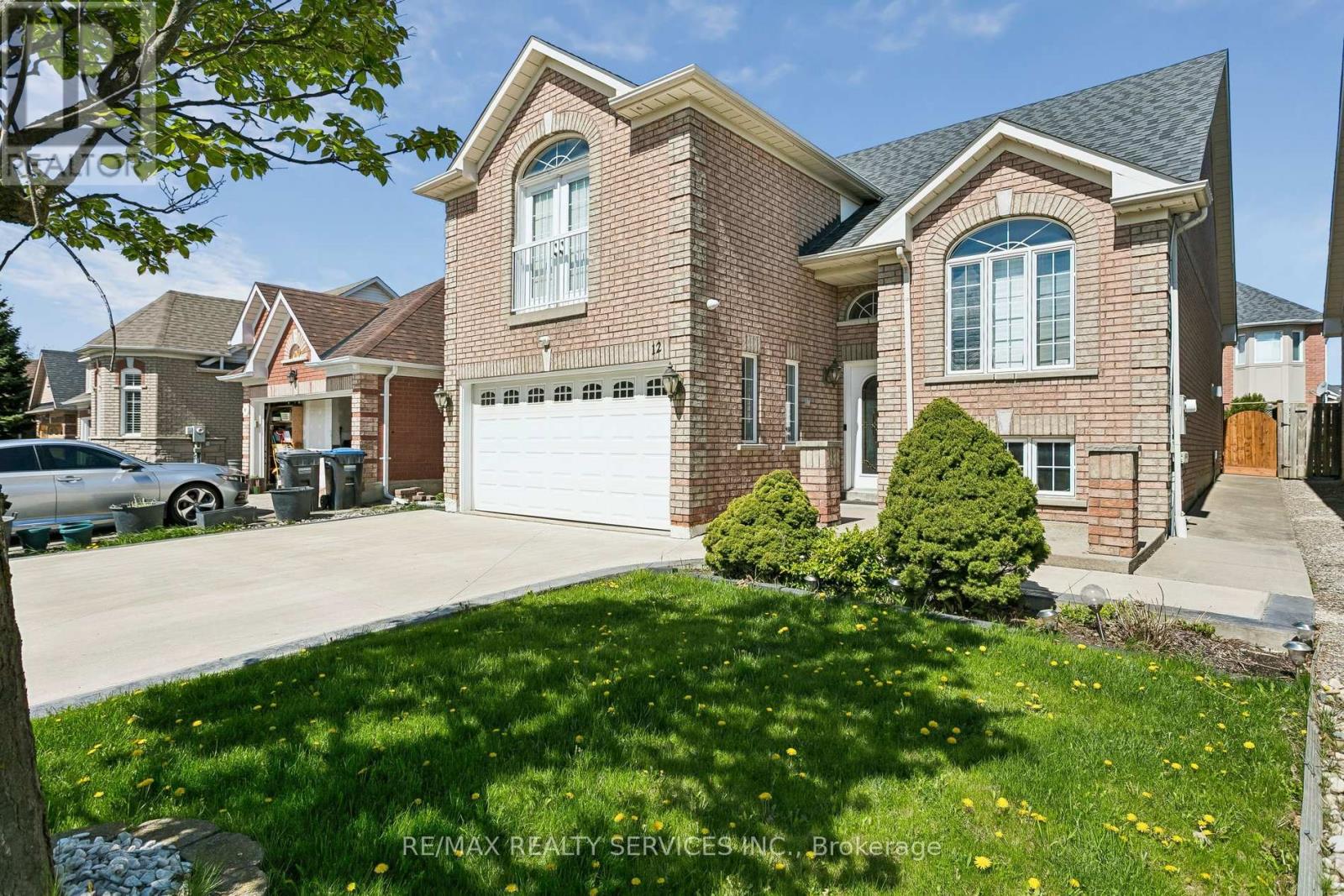 12 Goldie Avenue, Brampton, Ontario  L7A 2C8 - Photo 2 - W13112456