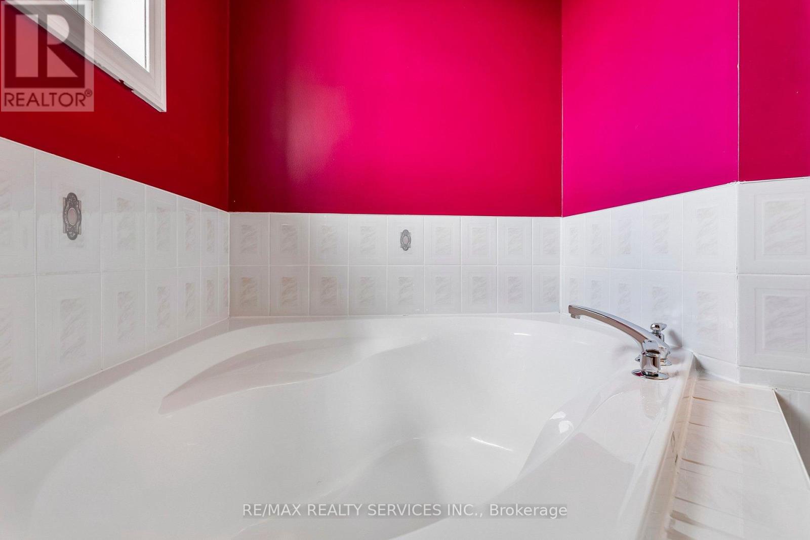12 Goldie Avenue, Brampton, Ontario  L7A 2C8 - Photo 33 - W13112456