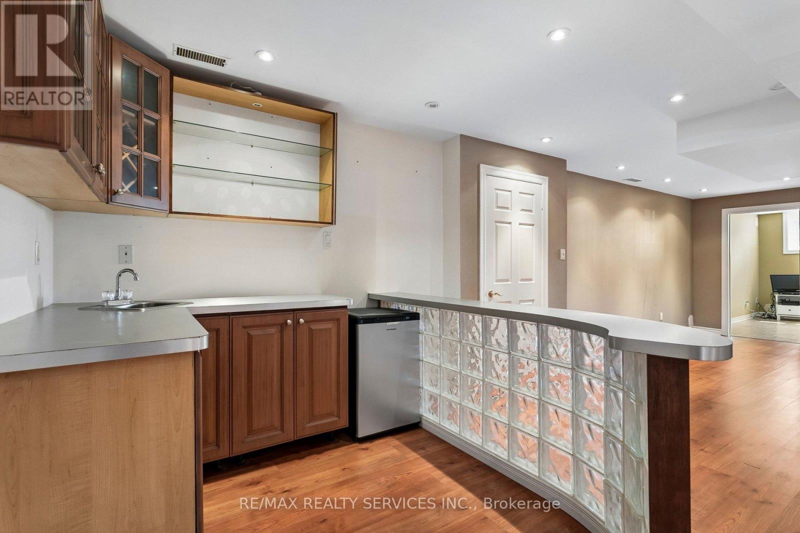 12 Goldie Avenue, Brampton, Ontario  L7A 2C8 - Photo 38 - W13112456