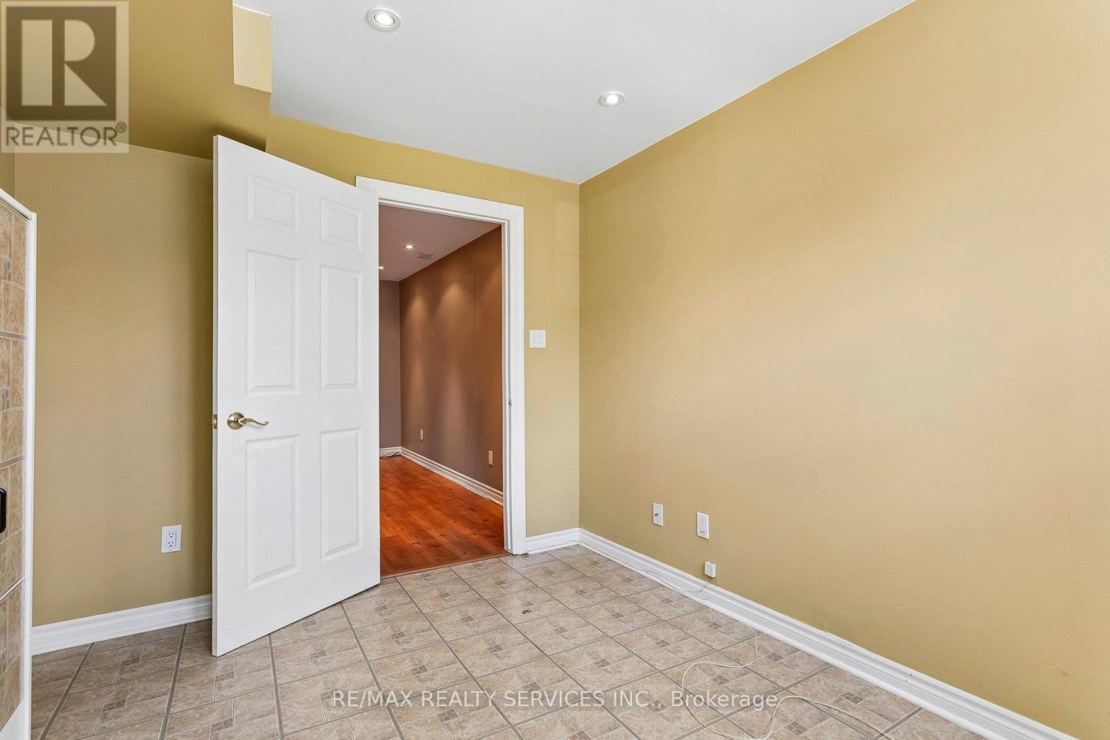 12 Goldie Avenue, Brampton, Ontario  L7A 2C8 - Photo 43 - W13112456