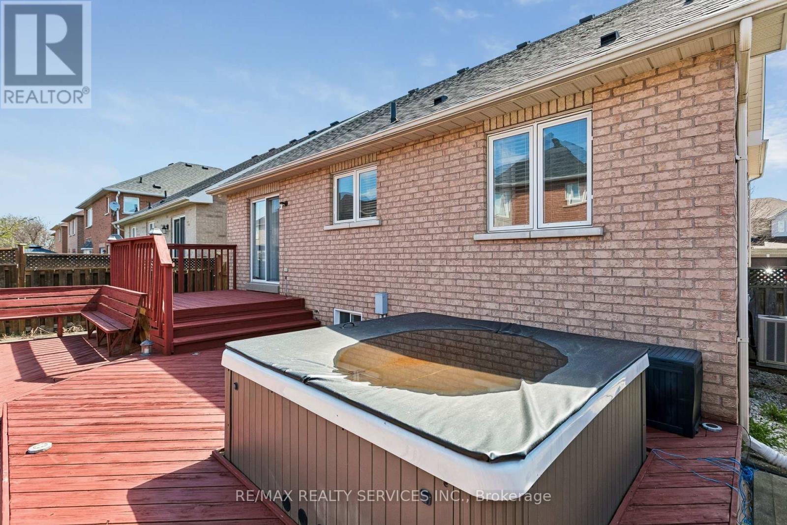 12 Goldie Avenue, Brampton, Ontario  L7A 2C8 - Photo 49 - W13112456