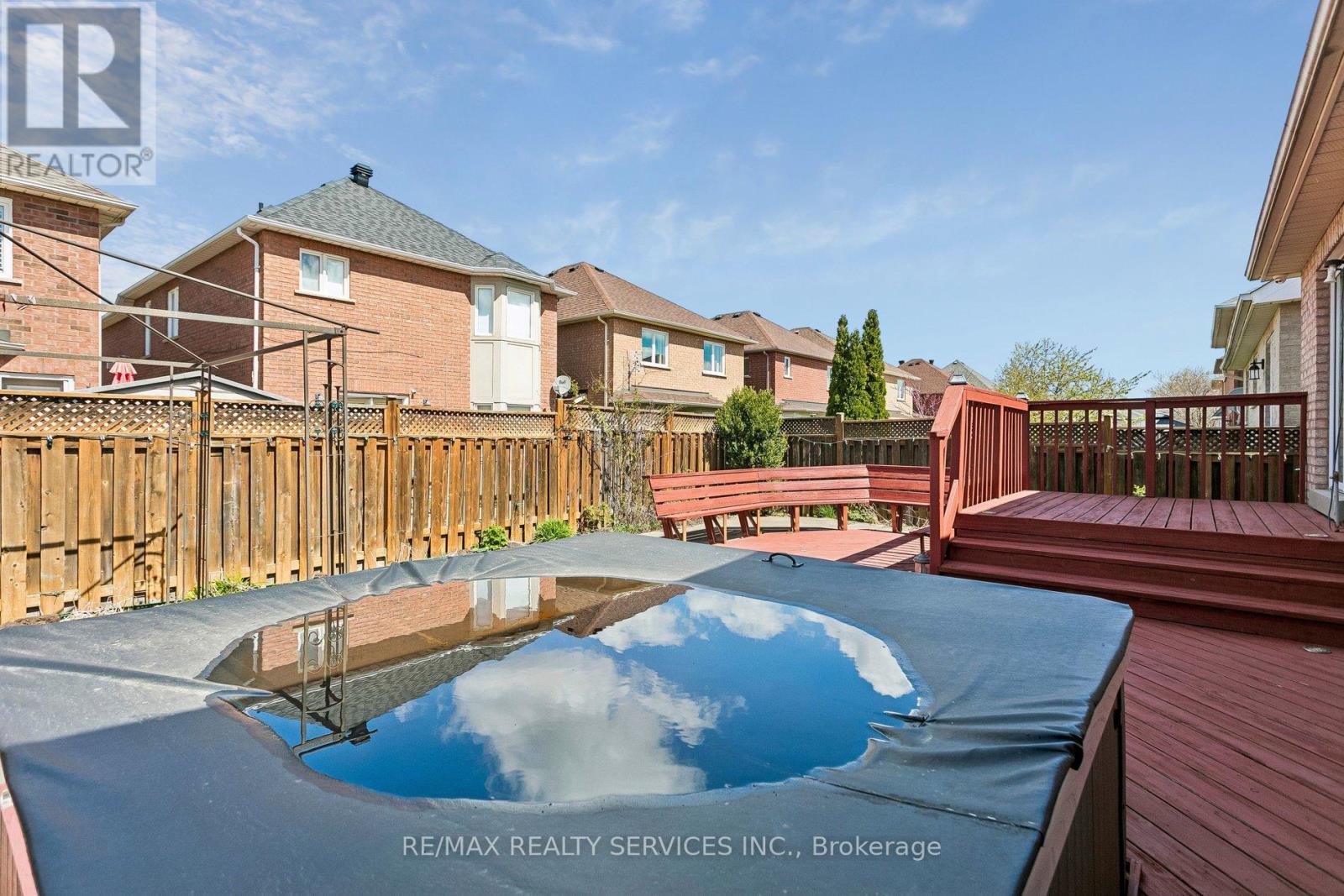 12 Goldie Avenue, Brampton, Ontario  L7A 2C8 - Photo 50 - W13112456