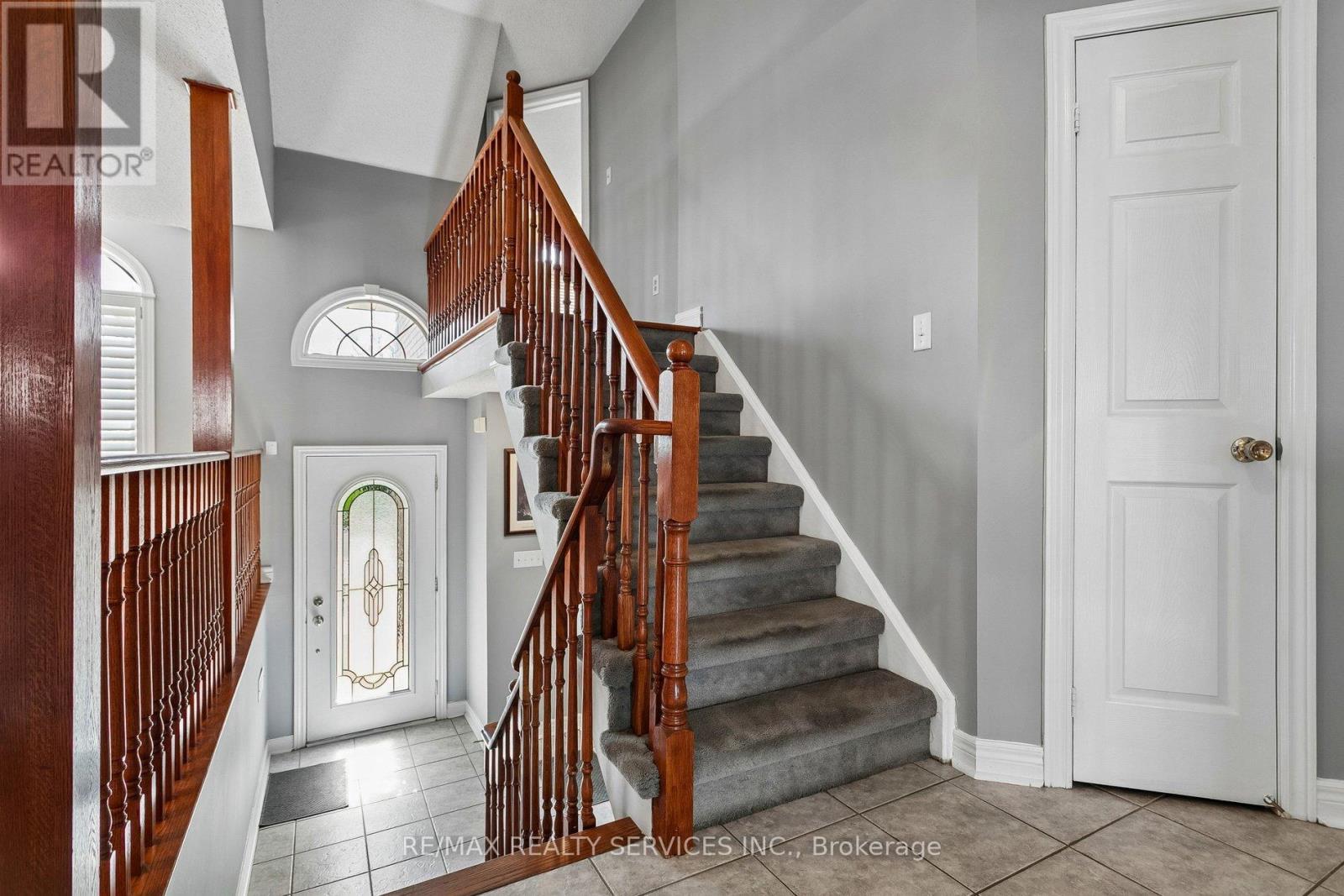 12 Goldie Avenue, Brampton, Ontario  L7A 2C8 - Photo 7 - W13112456