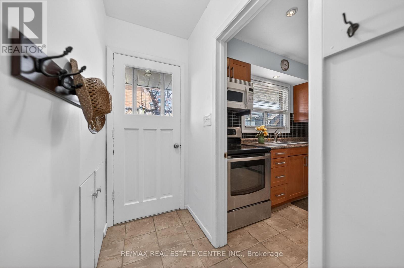 1177 Westerdam Road, Mississauga, Ontario  L4Y 2H3 - Photo 27 - W13112472