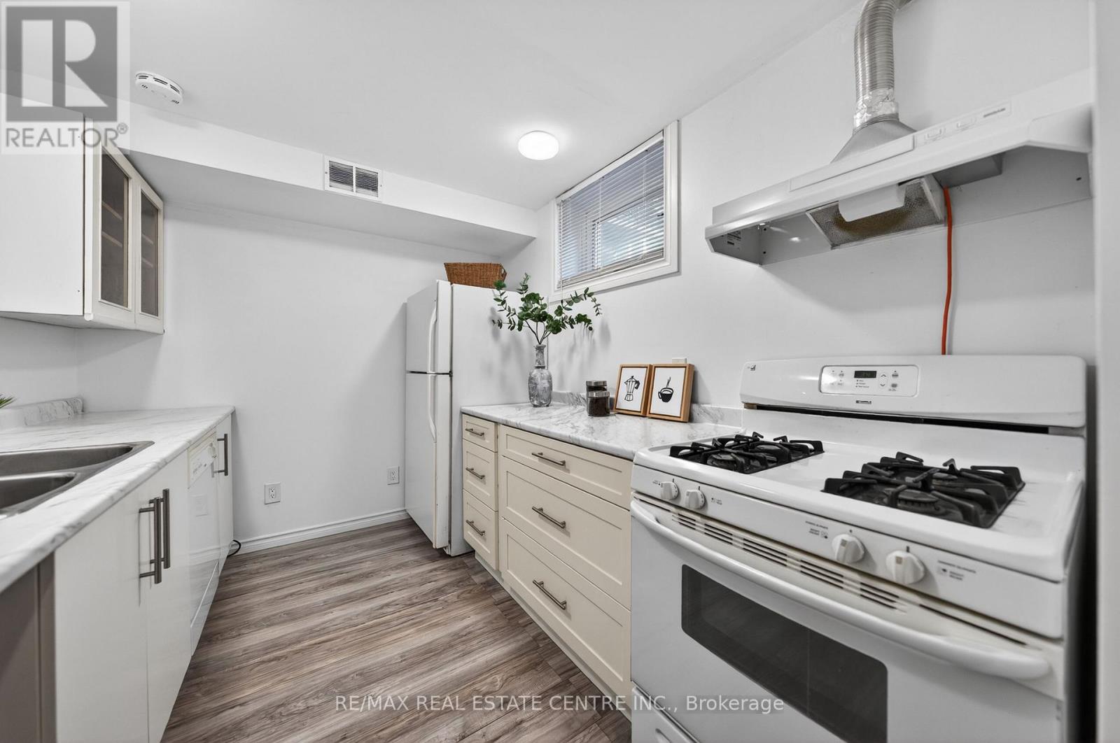 1177 Westerdam Road, Mississauga, Ontario  L4Y 2H3 - Photo 32 - W13112472