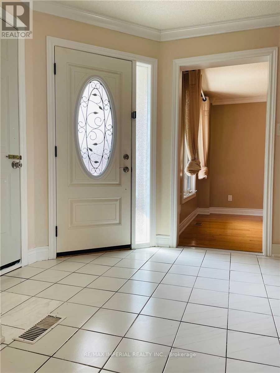 Upper - 5295 Thornwood Drive, Mississauga, Ontario  L4Z 3J3 - Photo 4 - W13112494