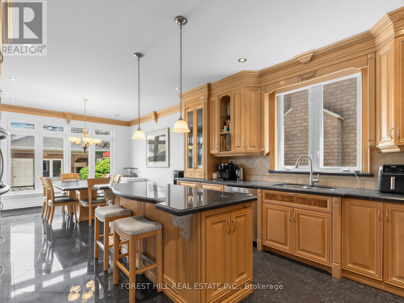 1208 Glencairn Avenue, Toronto, Ontario  M6B 2B5 - Photo 10 - W13112506