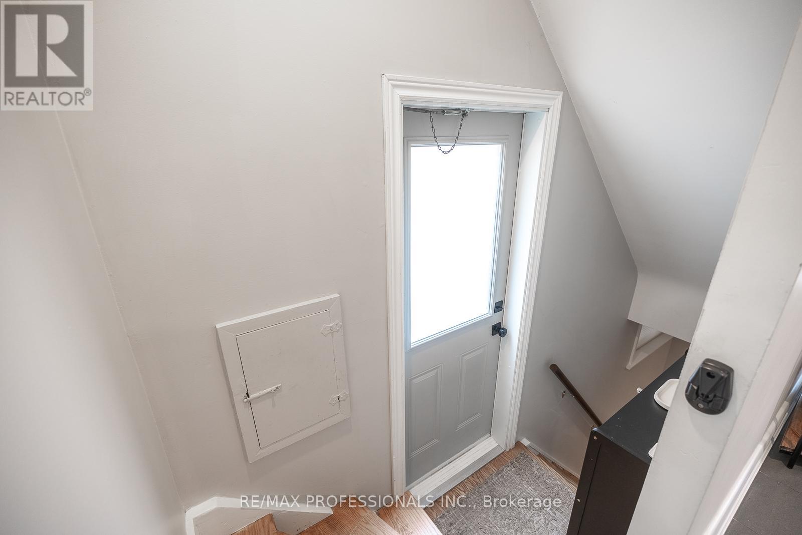 4 Edilou Drive, Toronto, Ontario  M8W 4B2 - Photo 30 - W13112516