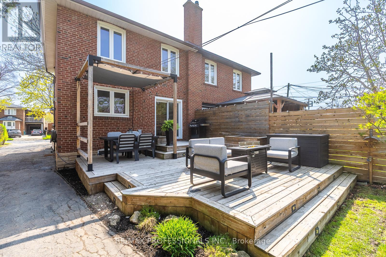 4 Edilou Drive, Toronto, Ontario  M8W 4B2 - Photo 38 - W13112516