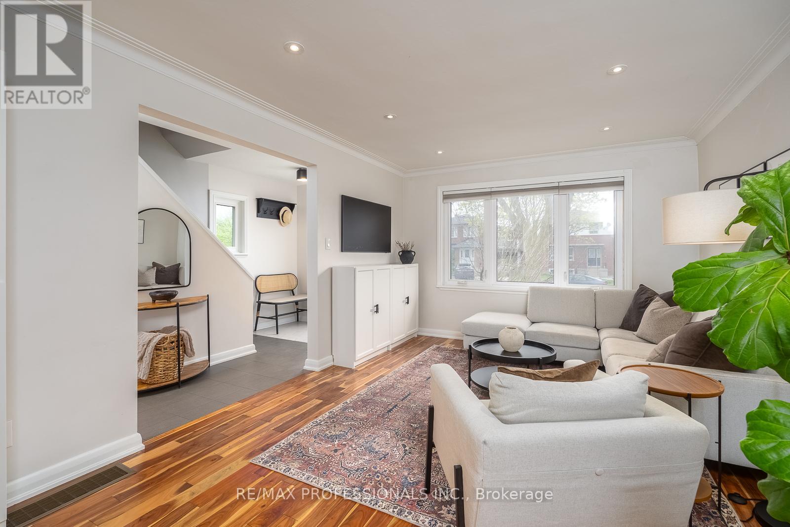 4 Edilou Drive, Toronto, Ontario  M8W 4B2 - Photo 4 - W13112516