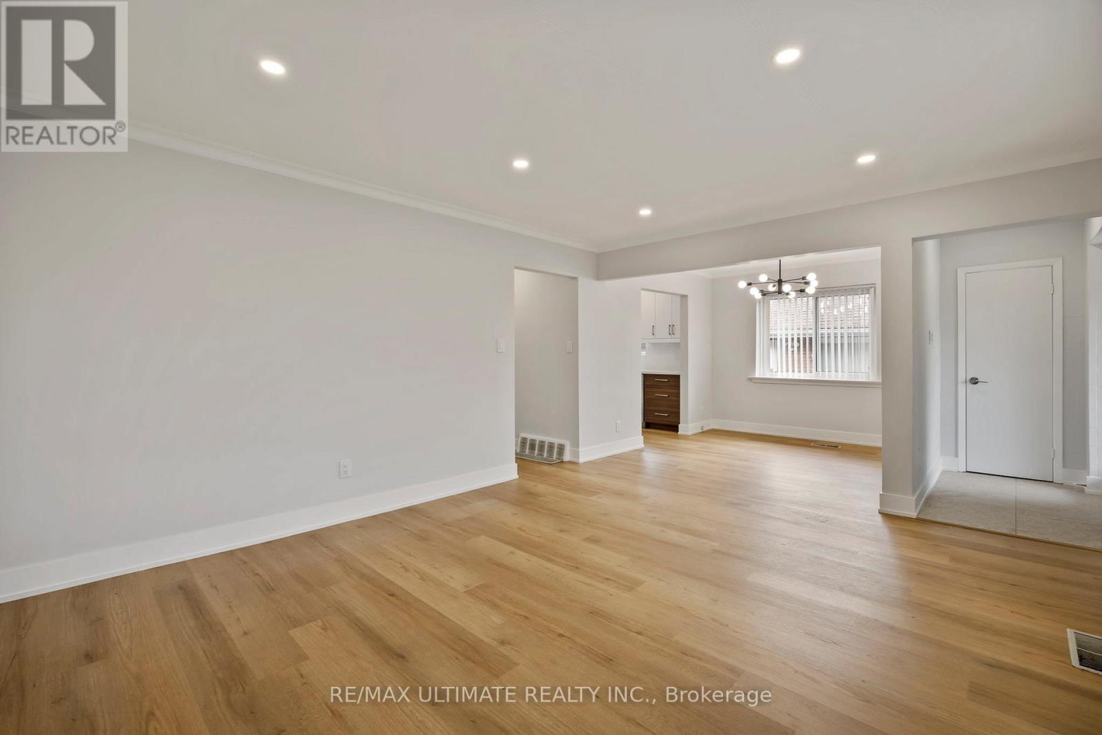129 Culford Road, Toronto, Ontario  M6M 4K6 - Photo 6 - W13112518