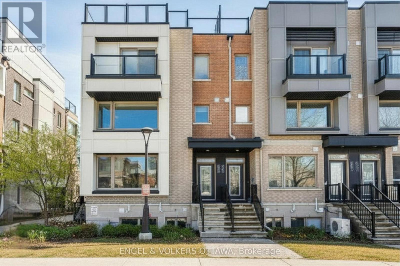 571 OZAWA PRIVATE, Ottawa, Ontario
