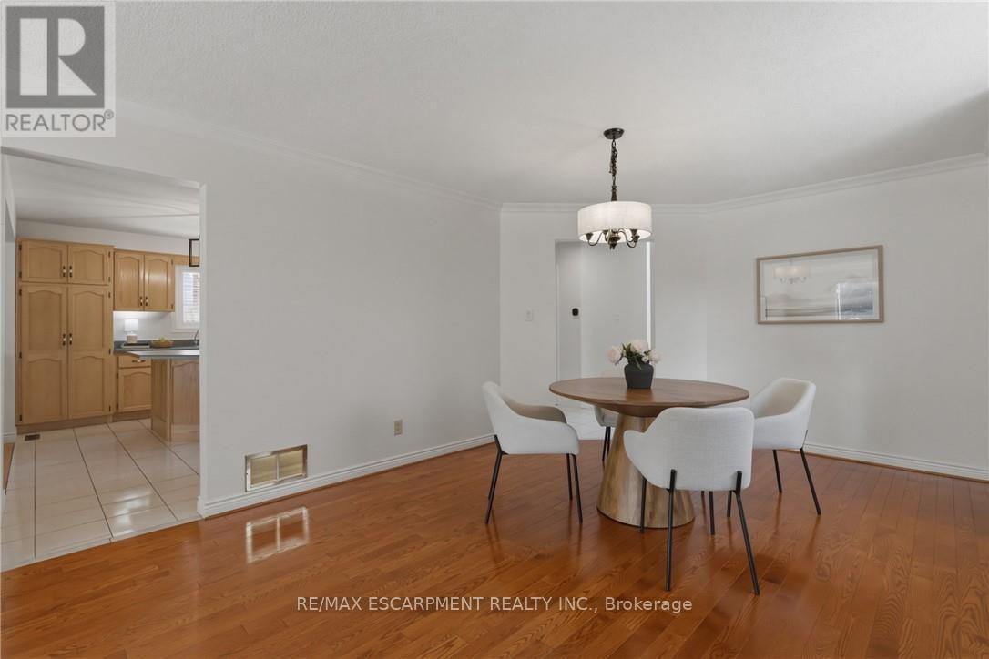 12 Sumner Crescent, Grimsby, Ontario  L3M 5E2 - Photo 9 - X13112442