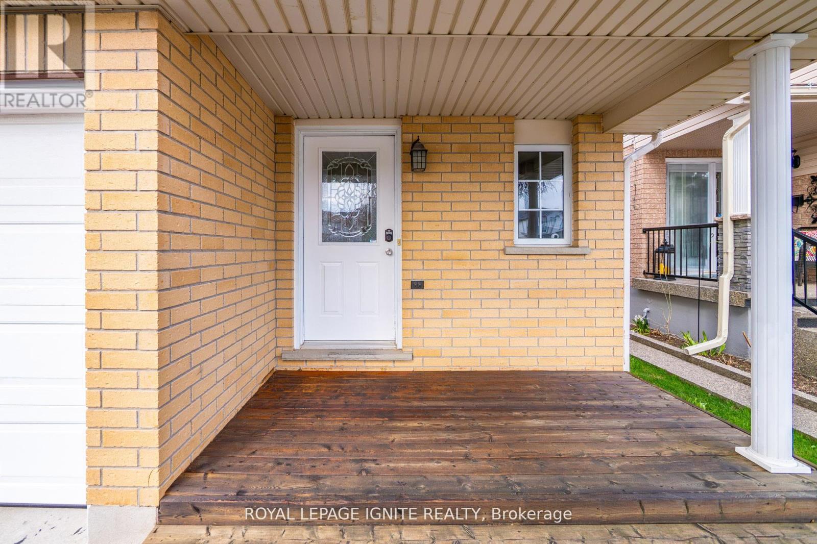 30 Bridlewreath Street, Kitchener, Ontario  N2E 3V5 - Photo 2 - X13112514